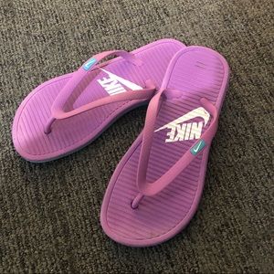 Nike flip flop